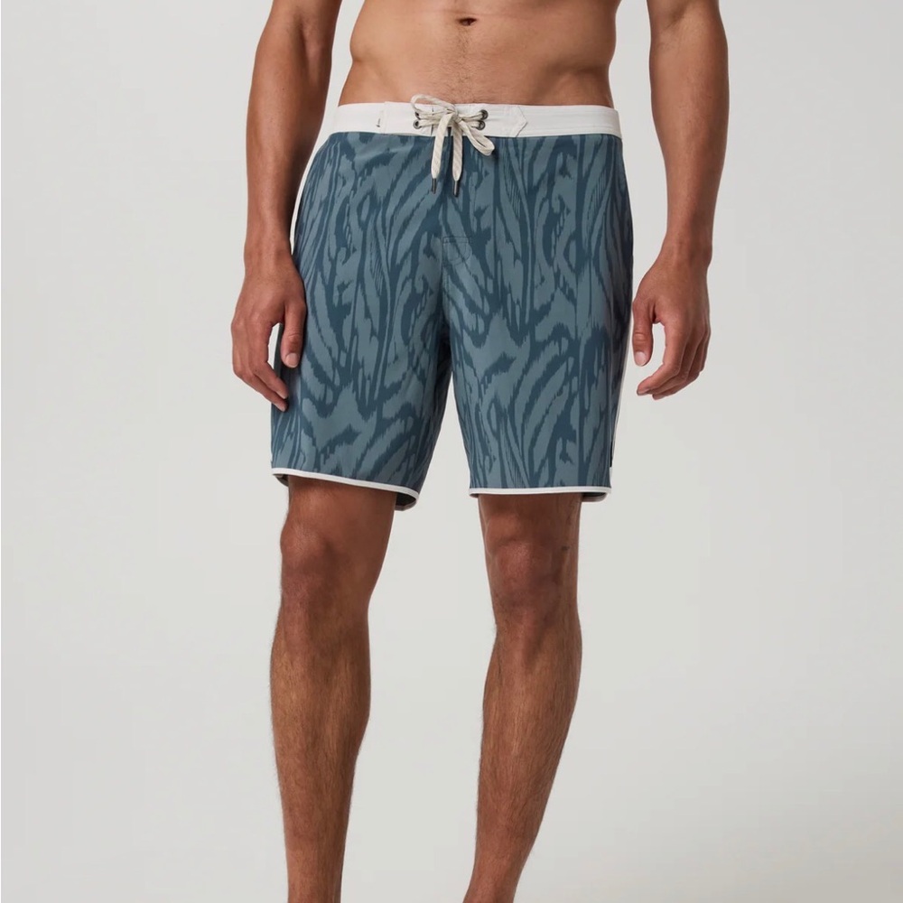 Vuori Men’s “Cruise” Boardshort 7” Inseam (Size 34)